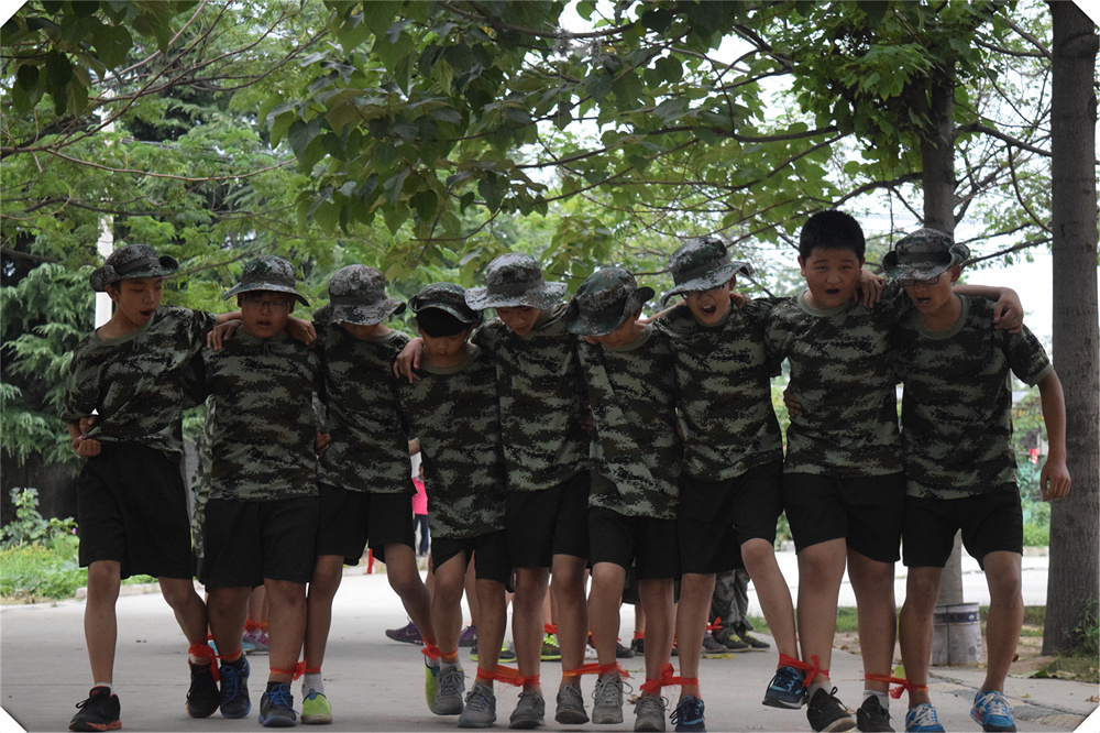 暑假军事夏令营对青少年的重要性