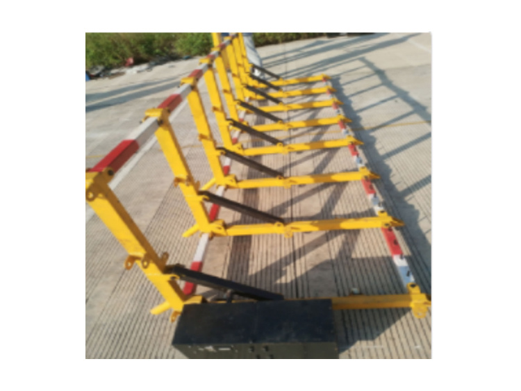 L型阻车拦截器