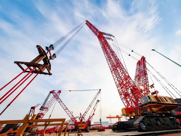 How to operate a crawler crane safely?