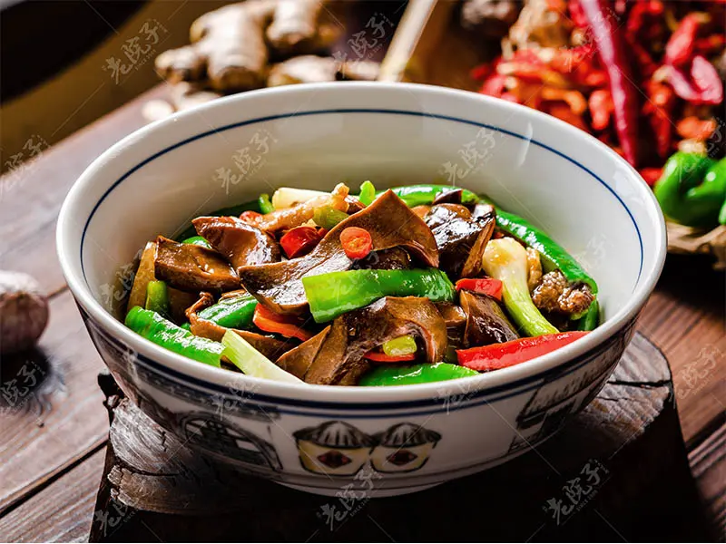 青椒炒牛肝菌