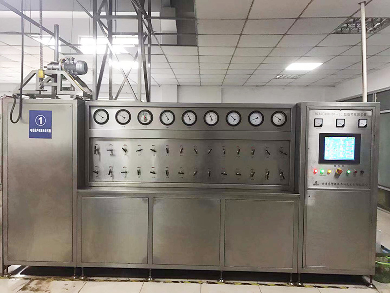 RZSCF330-50-72L supercritical extraction equipment (PLC control clamp quick opening structure)