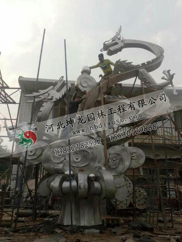 不锈钢雕塑制作施工现场