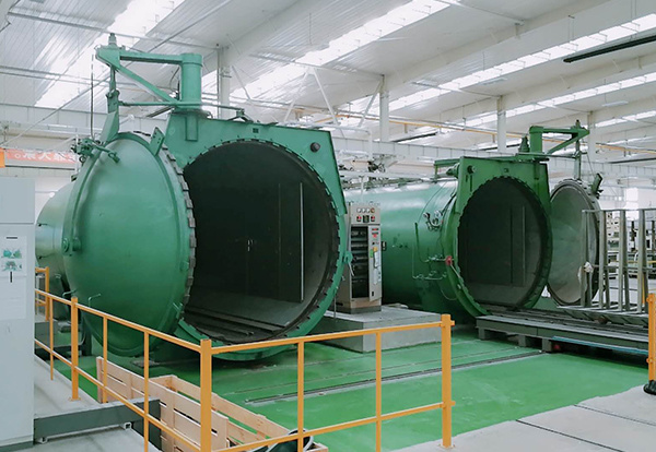 Laminated glass autoclave