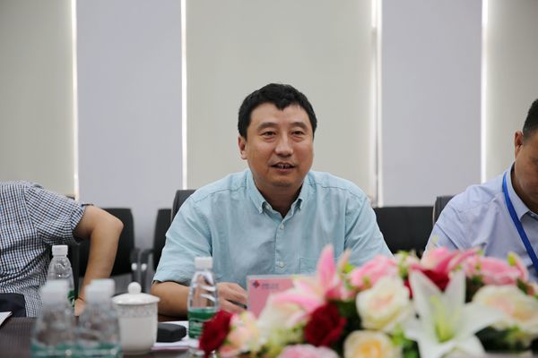 Liu Dong reports to director of cluster.