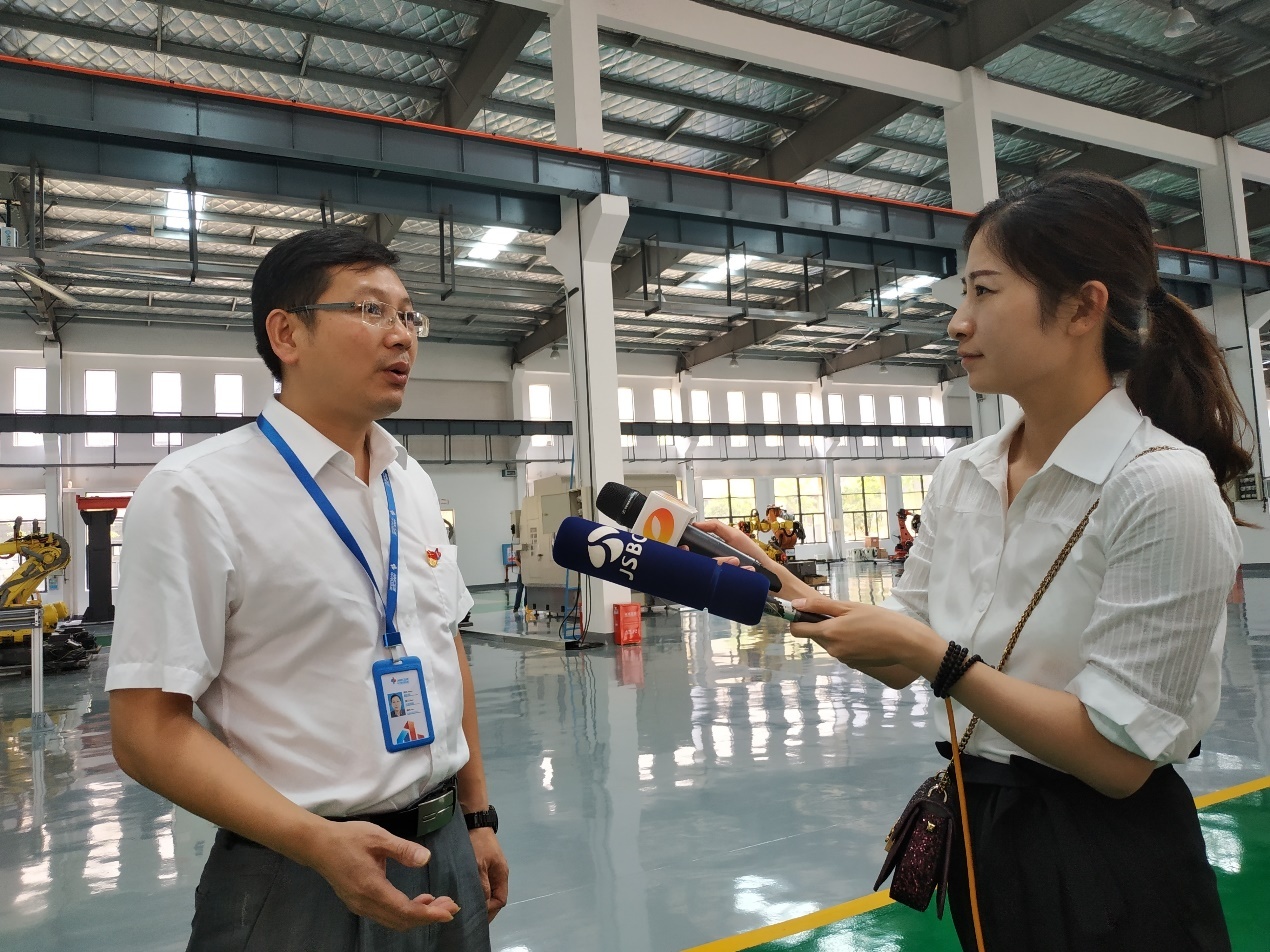 The central media "Dajiang rushing" interview group went into Zhongnan Intelligent Focus on the new bright spots of intelligent manufacturing