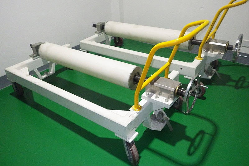 Auxiliary winder trolly