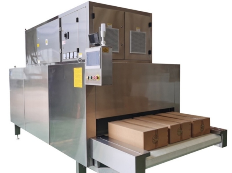 Radio-frequency thawing machine
