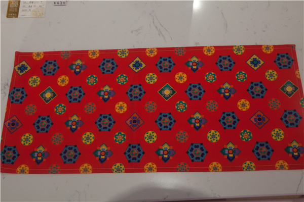 Red long dining mat