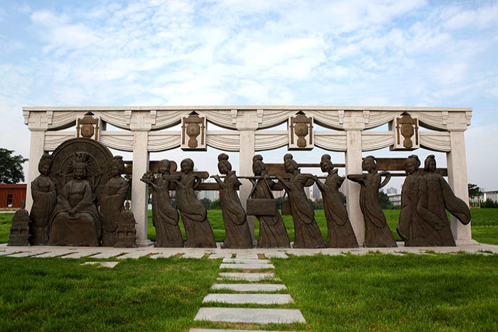 Residents around the Daming Palace National Heritage Park will be beneficiaries of cultural relics protection