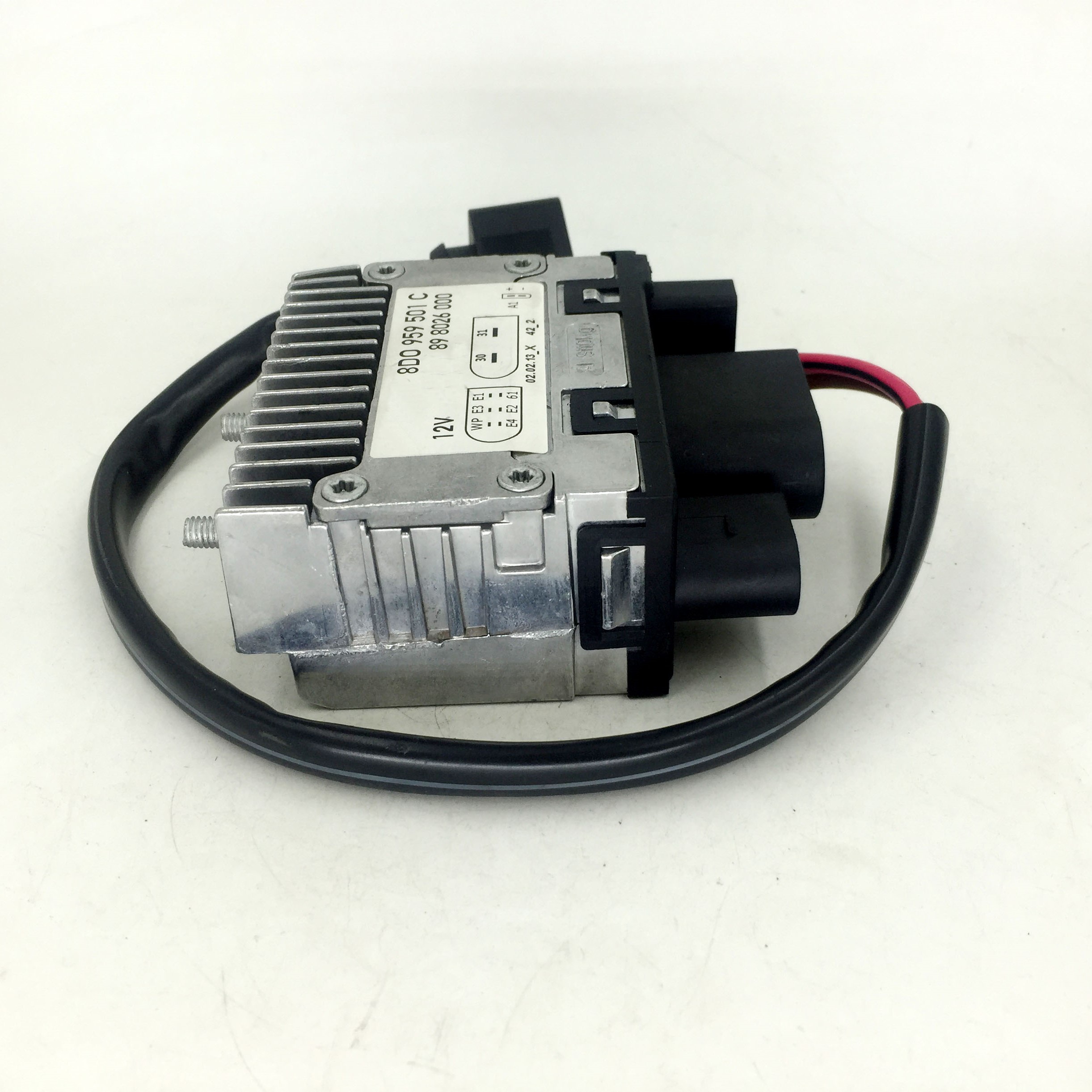 Cooling Fan Controller for Audi Vw Passat Skoda 8D0959501C