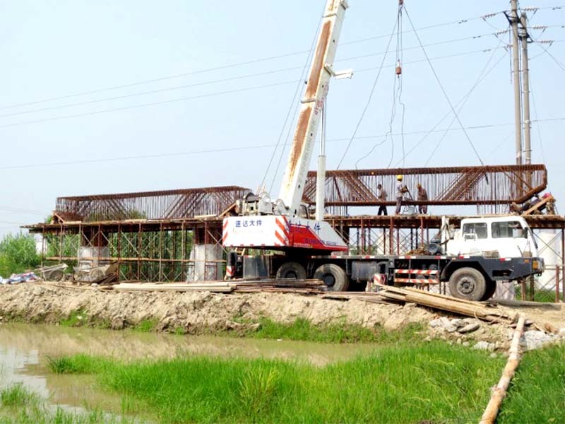 S355省道江海河大桥盖梁施工