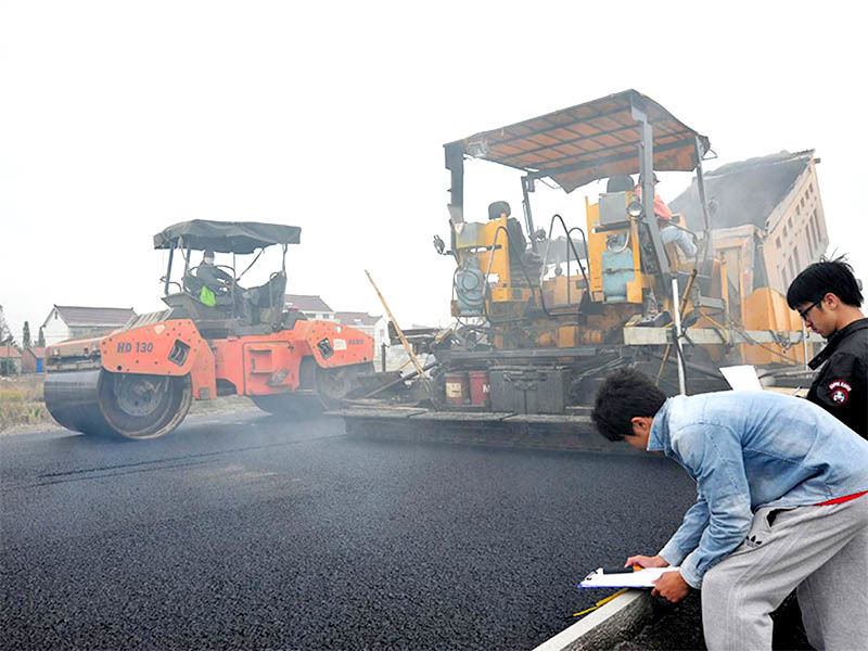 355省道袁莊段瀝青路面攤鋪檢測