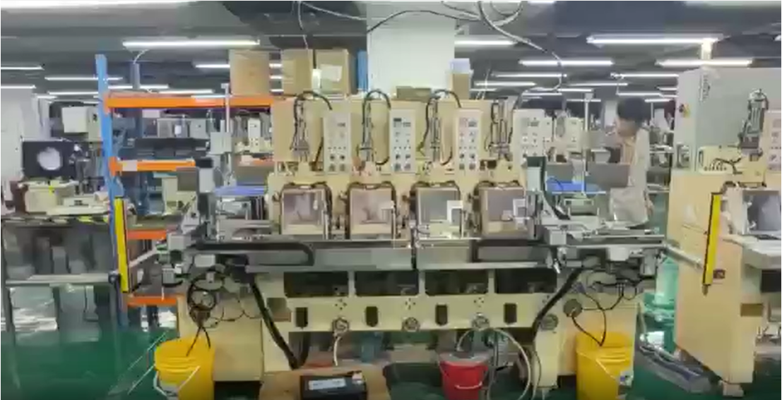 Grinder (hem machine) manipulator