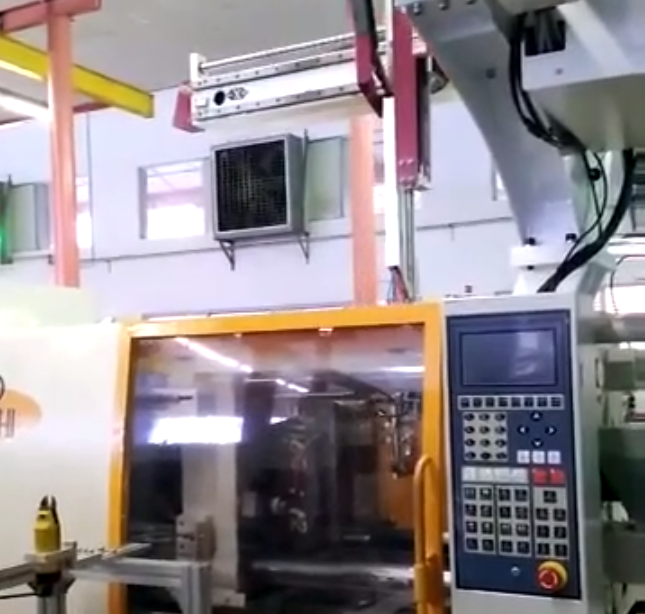 Product take-out-shear nozzle-mobile automation case