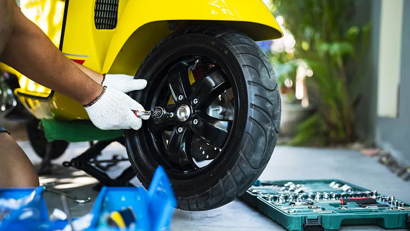 The motorcycle industry is facing innovation: new motorcycles are unveiled