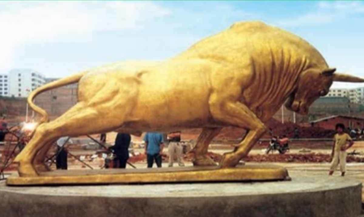 河南新商贸广场丨铜雕牛