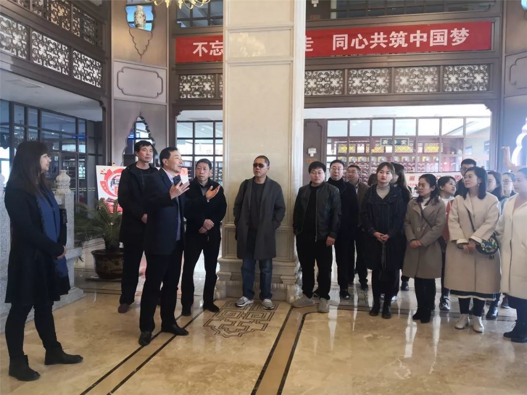 榆林市市場監(jiān)督管理局高新分局副局長沈高英一行蒞臨廣濟堂參觀交流