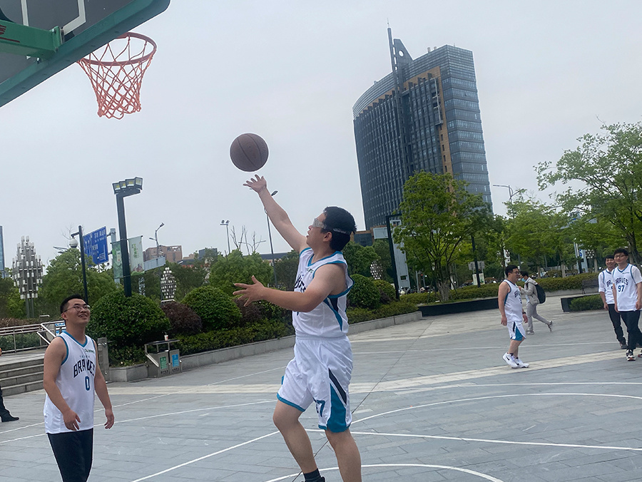 第一届“大橡木杯”篮球赛
