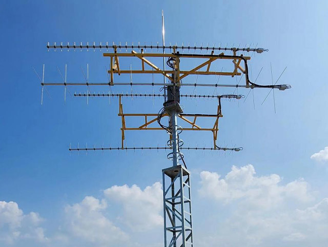 UHF/VHF地面系统 UHF/VHF地面系统