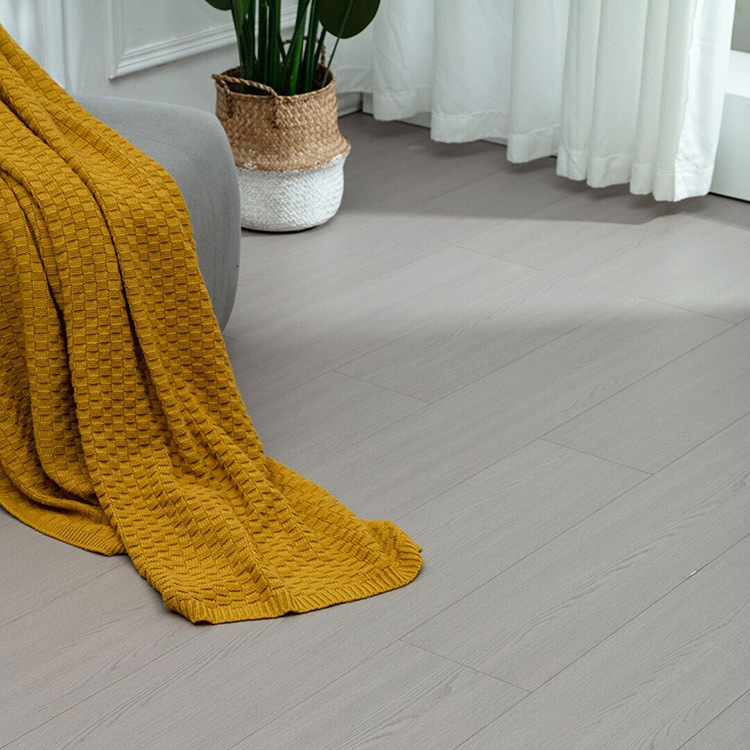 Solid wood floor 3ply