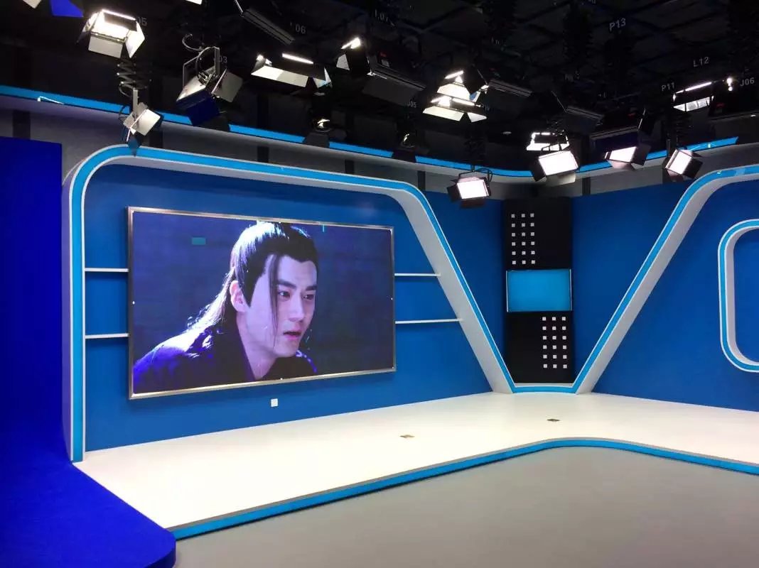 广西桂平电视台演播室灯光设计效果图