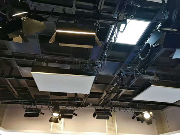 云南大姚广播电视台演播室灯光系统项目竣工