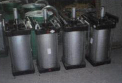 氣動(dòng)頭式啟閉機(jī)