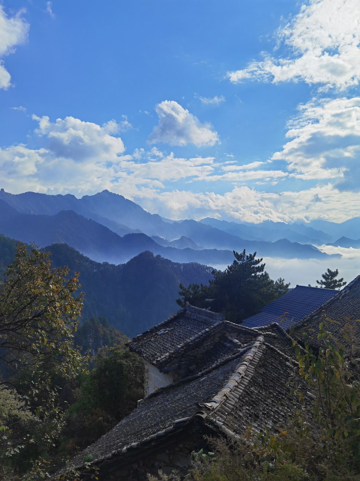 員工風(fēng)采----徒步萬花山云際寺