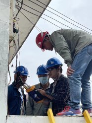 On-site operation of Kehui electric single-phase and three-phase electric energy meter field calibrator