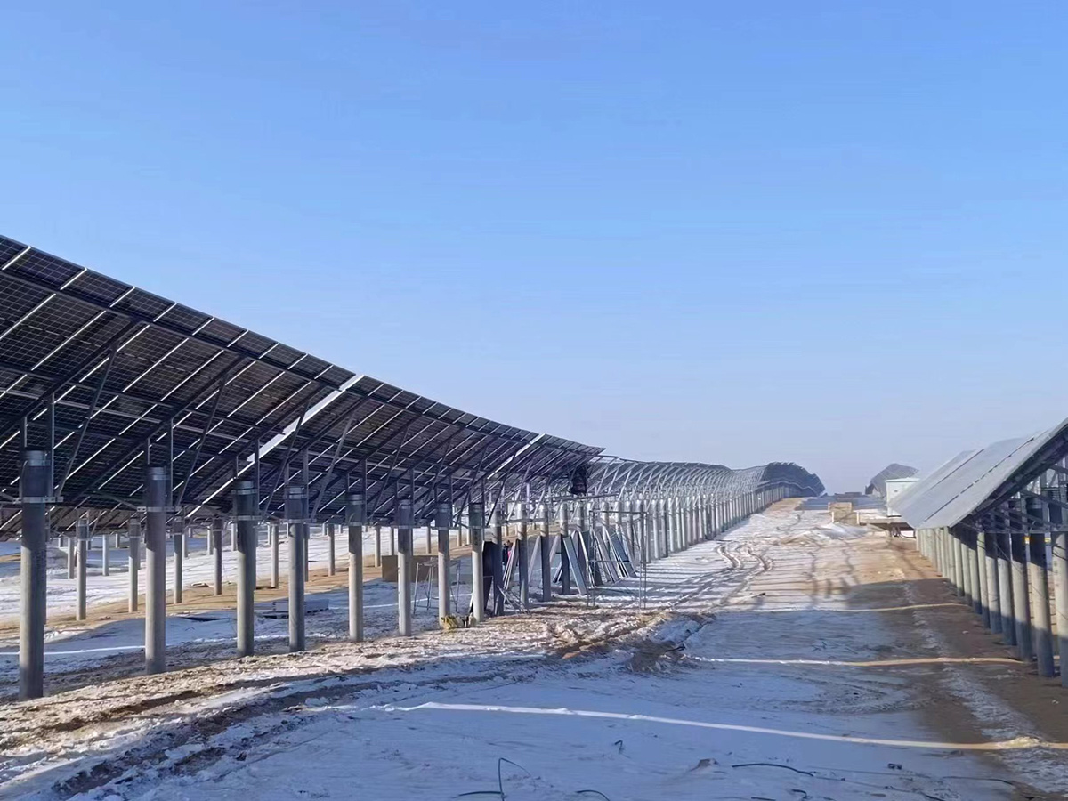 浙江火電內(nèi)蒙古庫(kù)布齊沙漠鄂爾多斯中北部新能源基地項(xiàng)目先導(dǎo)工程