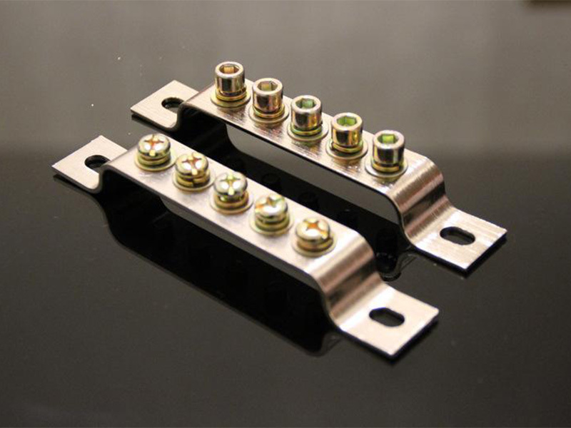 What is the function of battery pack copper bars?