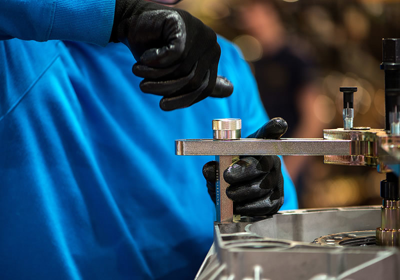 The difference between pvc gloves and tpe gloves