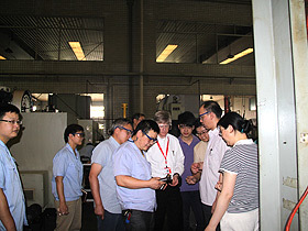 July/2015, CCEC seven customers visited the manufacturing shop