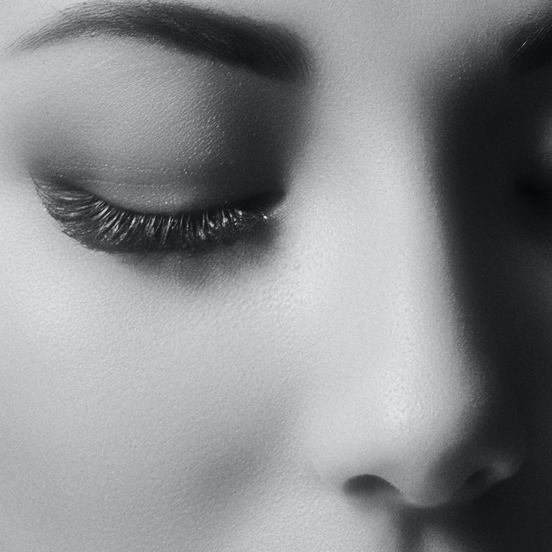 How to dilute eyelash glue when it dries？