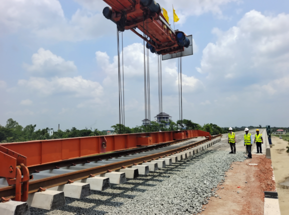 Supplied the E20 anti-vandal railway fastening system for Bangladesh Padema Bridge connecting rail project