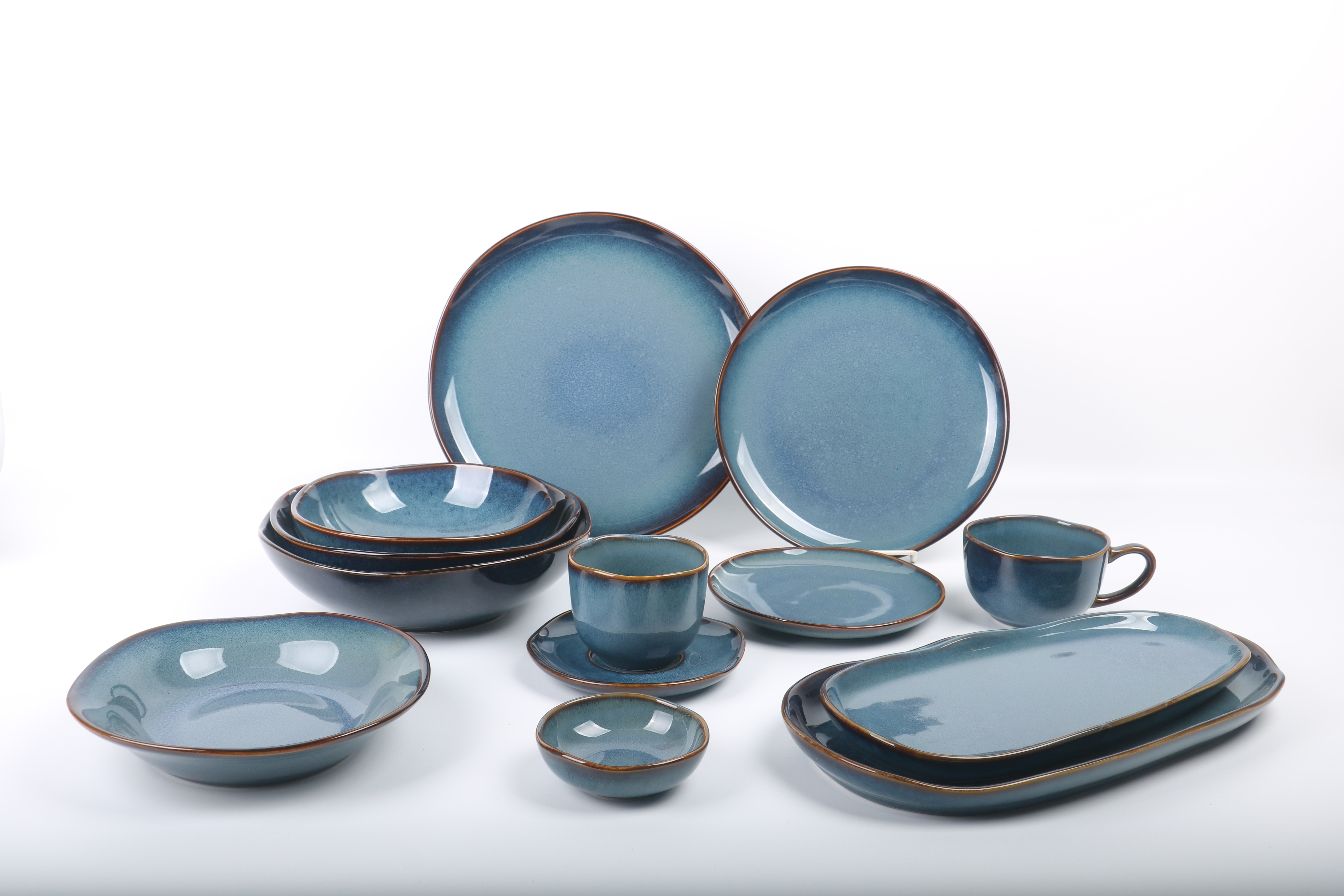 Elegant Design Irregular Shape Reactive Dinnerware Set Blue Color