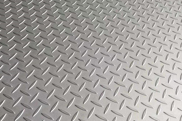 Knurled