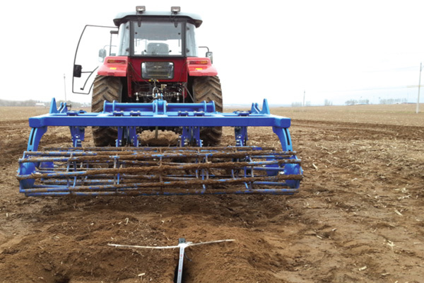 1SZL - Type 240 Rat tracks are formed after deep loosening, which is more conducive to water storage and moisture conservation.
