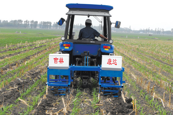 1SF - 130 type wide and narrow row pattern seedling stage pine fertilization