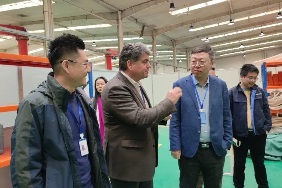 Hand in hand, win-win cooperation | Overseas customers visit LiM Laser