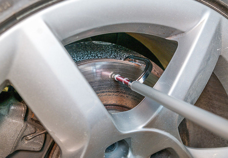 The newly replaced brake pads make abnormal noises. It is also important to check these two points!