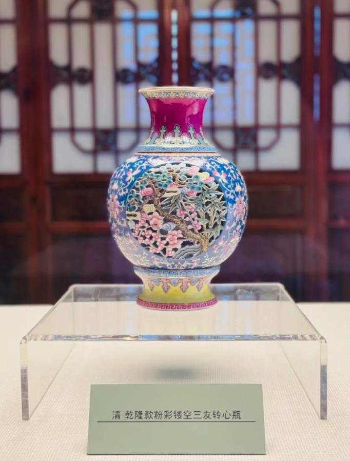玲瓏奇巧悅君顏 敬典閣第四季度精品文物開展 玲瓏奇巧悅君顏 敬典閣第四季度精品文物開展