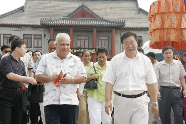 密克羅西尼亞副總統(tǒng)基利昂 密克羅西尼亞副總統(tǒng)基利昂