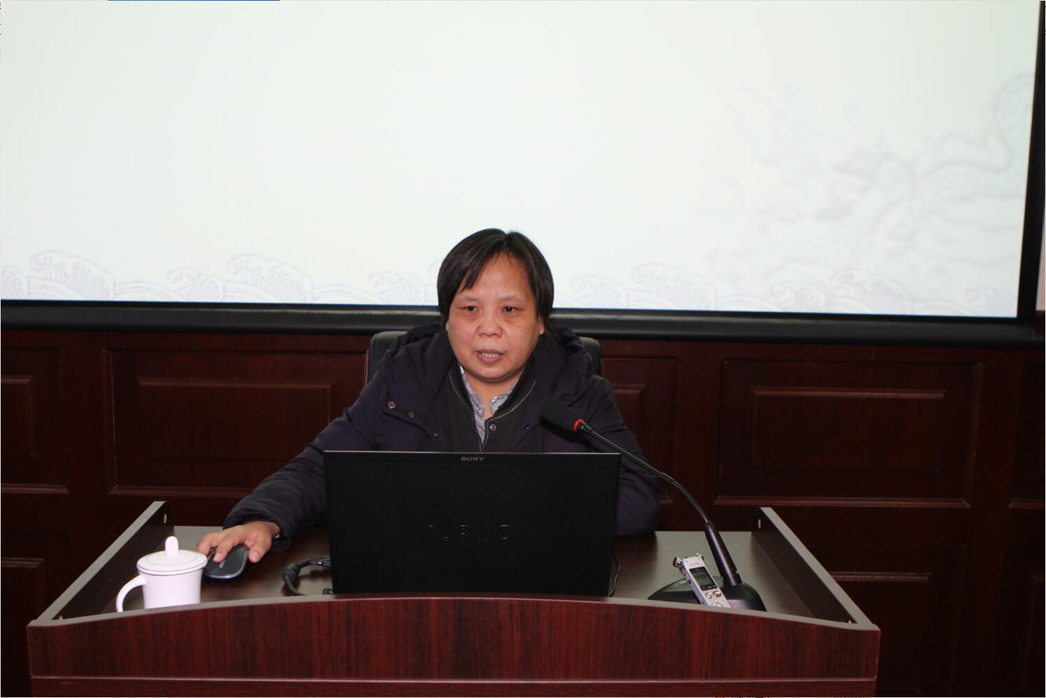 “沈陽(yáng)故宮講壇”2018年第十八講“古陶瓷鑒定方法” “沈陽(yáng)故宮講壇”2018年第十八講“古陶瓷鑒定方法”