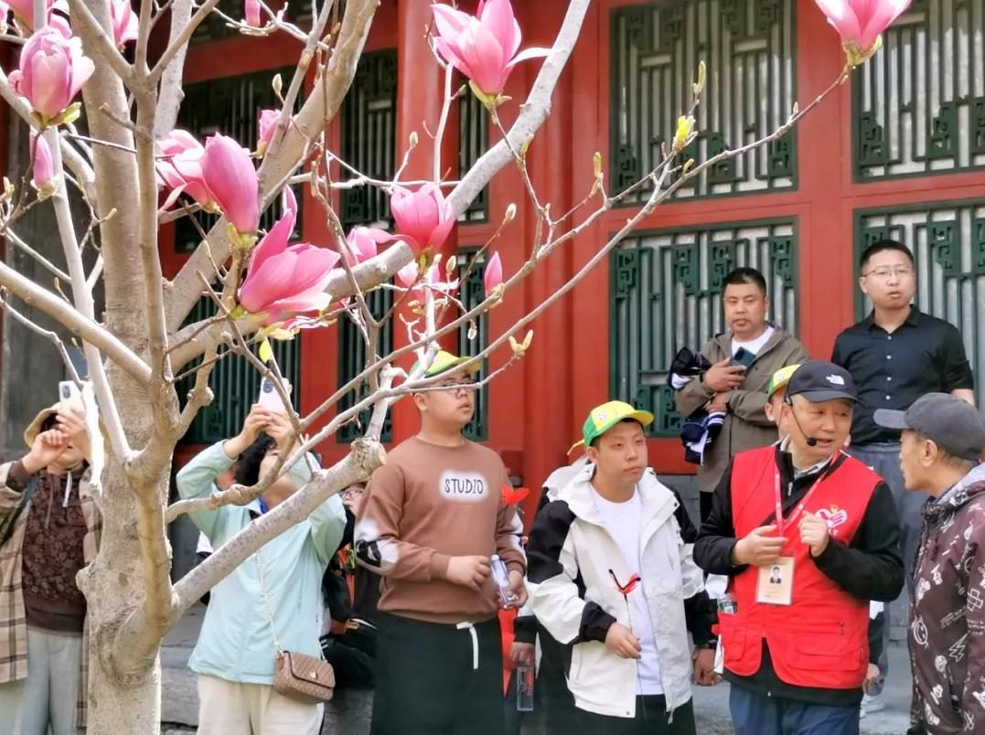”牽著蝸牛去散步“愛心公益活動(dòng)走進(jìn)沈陽故宮 ”牽著蝸牛去散步“愛心公益活動(dòng)走進(jìn)沈陽故宮