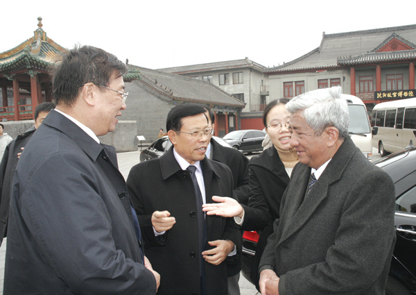 越南祖國陣線中央委員會主席范世閱 越南祖國陣線中央委員會主席范世閱