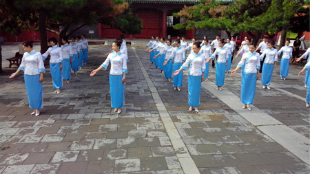 沈陽(yáng)故宮博物院群工部講解組堅(jiān)持開展早訓(xùn) 沈陽(yáng)故宮博物院群工部講解組堅(jiān)持開展早訓(xùn)