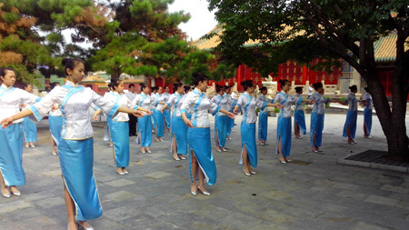 沈陽(yáng)故宮博物院群工部講解組堅(jiān)持開展早訓(xùn) 沈陽(yáng)故宮博物院群工部講解組堅(jiān)持開展早訓(xùn)