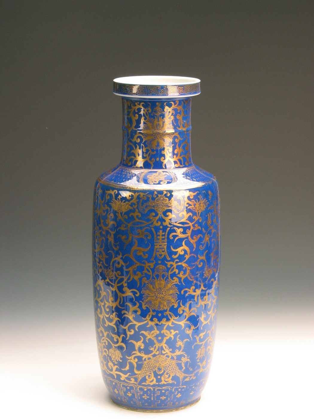 清霽藍(lán)描金番蓮棒棰瓶