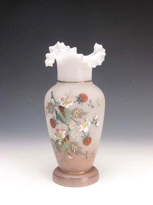 清白玻璃粉彩花卉纹花口瓶（一对）